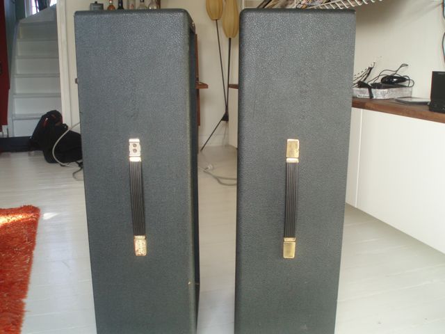 Speakers upp.jpg