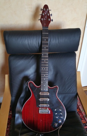 Brian May Special 2015 (small).jpg
