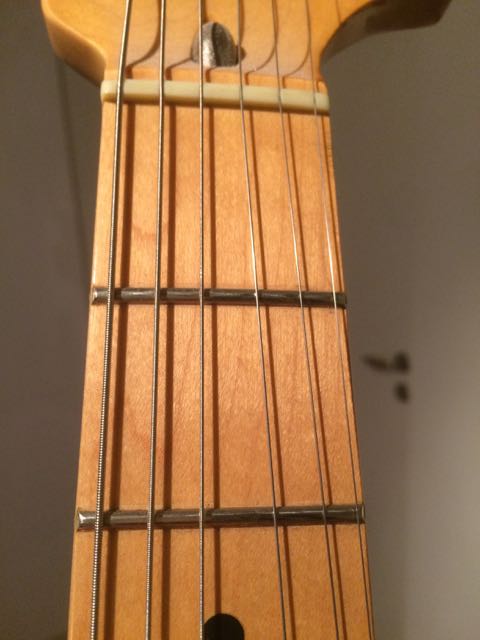 72TeleDLX_fret.jpg